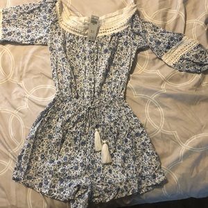 Hollister romper